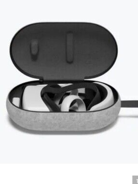 Oculus Quest 2 Case, Gray Felt, Unused